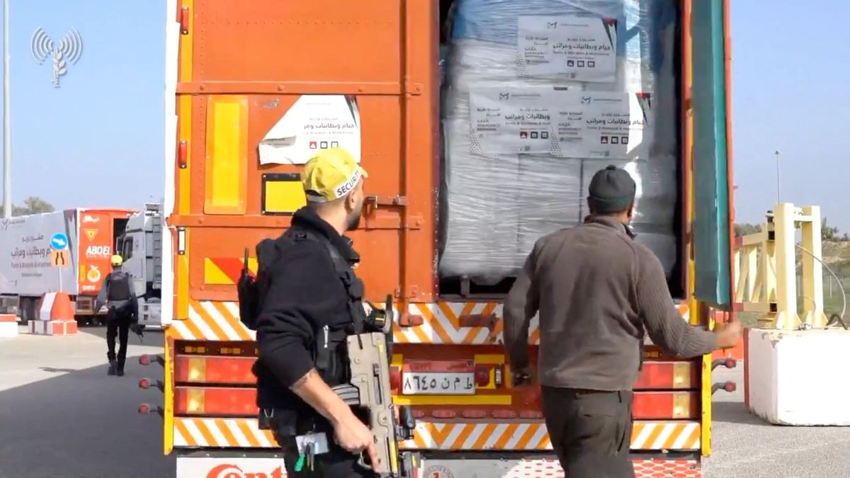 Izrael otevřel přechod Kerem Šalom pro průjezd pomoci do Pásma Gazy